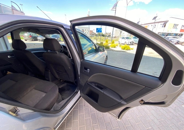 Ford Mondeo cena 3900 przebieg: 349000, rok produkcji 2004 z Lubawa małe 232